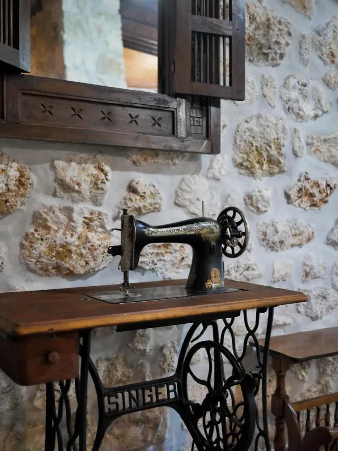 Seaside Duplex Stone Villa كيبارو