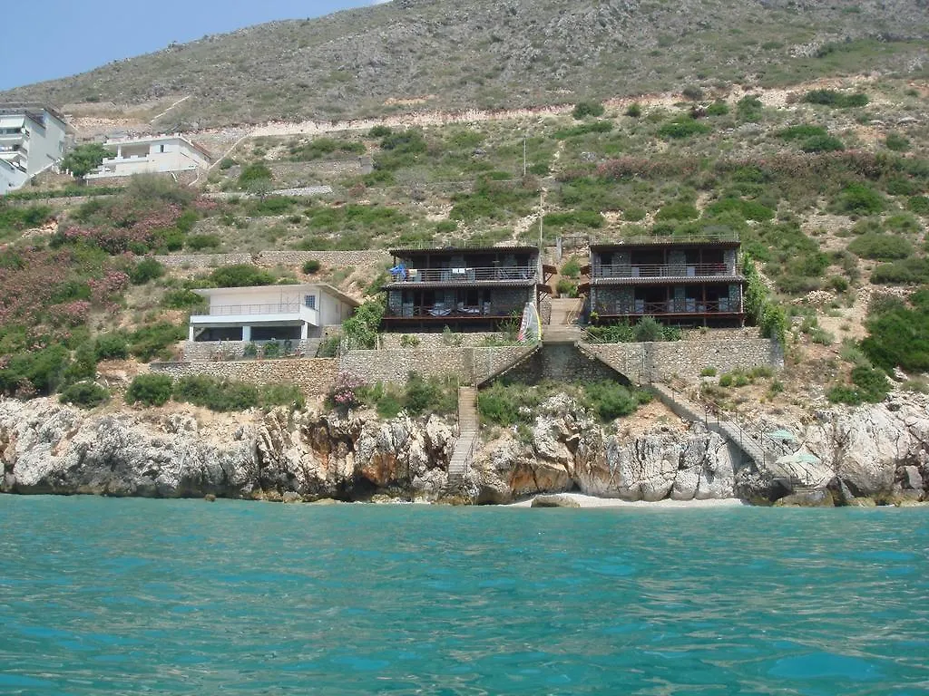 Seaside Duplex Stone Villa كيبارو